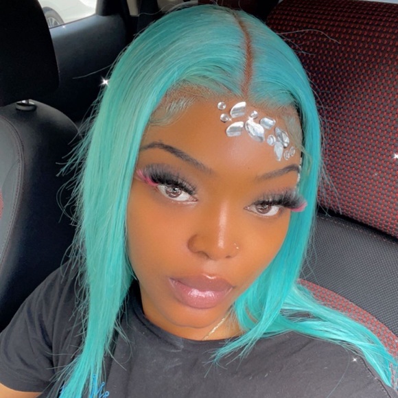 Meet your Posher, Bri - Picture 3 of 8